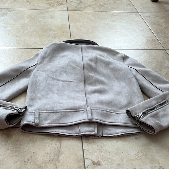 Zara faux suede moto jacket with zipper closure, light grey, womens size xs - Picture 5 of 5